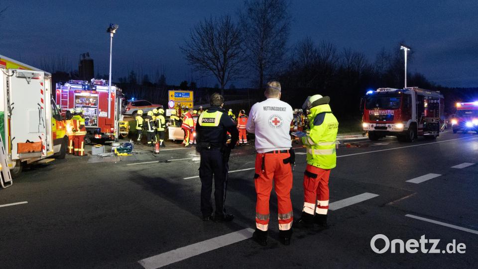 Am Donnerstagmorgen kam es bei Burggrub zu einem Verkehrsunfall. Bild: Roland Wellenhoefer
