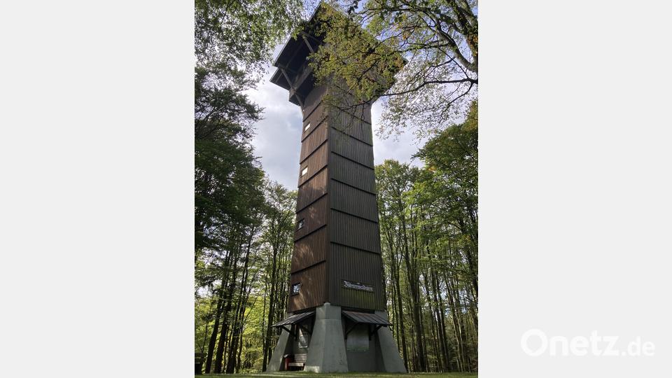 Der Böhmerwaldturm befindet sich an der höchsten Stelle des Landkreises Schwandorf. Bild: Stefanie Swann