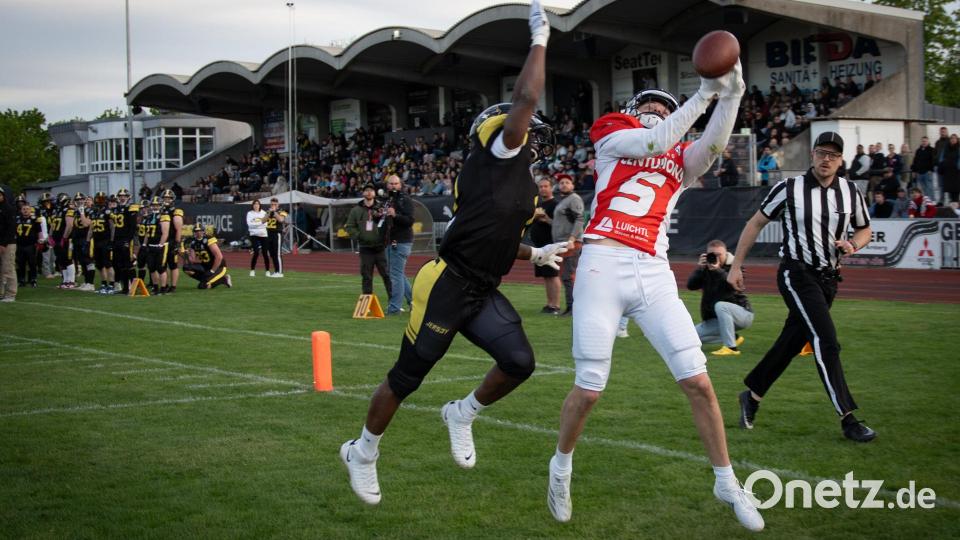 Als wäre die 19:42-Heimniederlage gegen die Augsburg Centurions nicht schon ernüchternd genug gewesen: Die American Footballer der Amberg Mad Bulldogs erlebten einen Saisonstart zum Vergessen. Bild: Alexander Unger