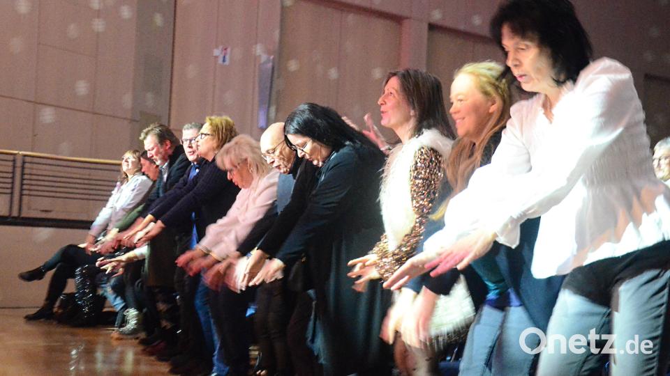 Das Publikum ist bei der &quot;Paldauer-Welle&quot; außer Rand und Band. Bild: Kunz