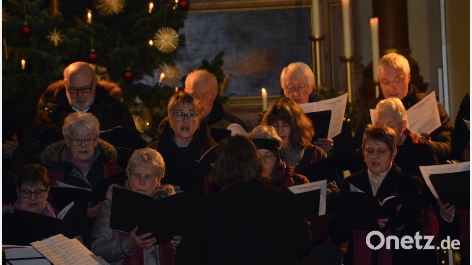 Unter Leitung von Christina Ponader sang der Chor &quot;Sing mit&quot; aus der evangelischen Kirchengemeinde Vohenstrauß das Shanty &quot;Die Wellerman&quot;. Bild: dob