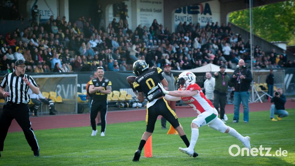 Als wäre die 19:42-Heimniederlage gegen die Augsburg Centurions nicht schon ernüchternd genug gewesen: Die American Footballer der Amberg Mad Bulldogs erlebten einen Saisonstart zum Vergessen. Bild: Alexander Unger
