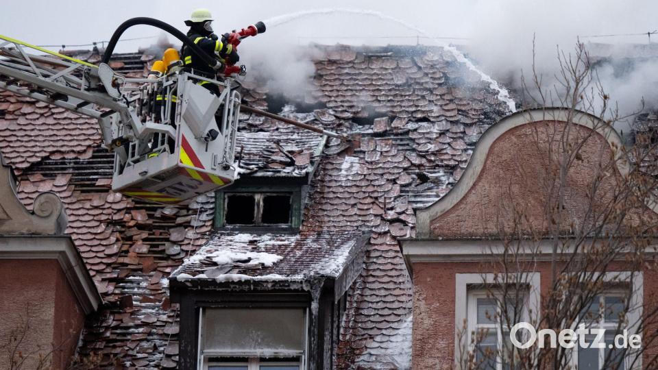 60 Menschen sind aus dem betroffenen Gebäude gebracht worden. Bild: Sven Hoppe/dpa