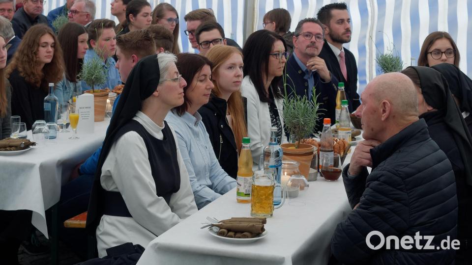Einweihung des sanierten Rathauses in Waldsassen. Bild: tr