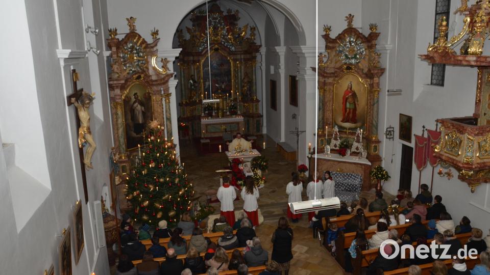 Weihnachten ist voller Sehnsucht. Die Christmetten in der Region sind gut gefüllt, wie hier in der Pfarrkirche in Böhmischbruck. Bild: dob