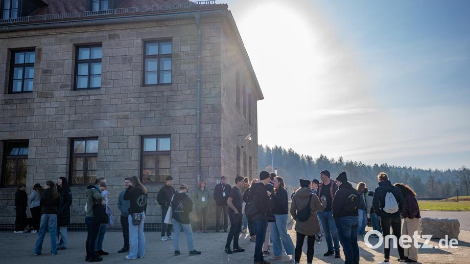 Bei der Jugendbegegnung in Flossenbürg sollen die jungen Menschen in Kontakt mit anderen jungen Leuten und auch mit dem geschichtsträchtigen Ort kommen. Bild: ELKB/Benedikt Gradl