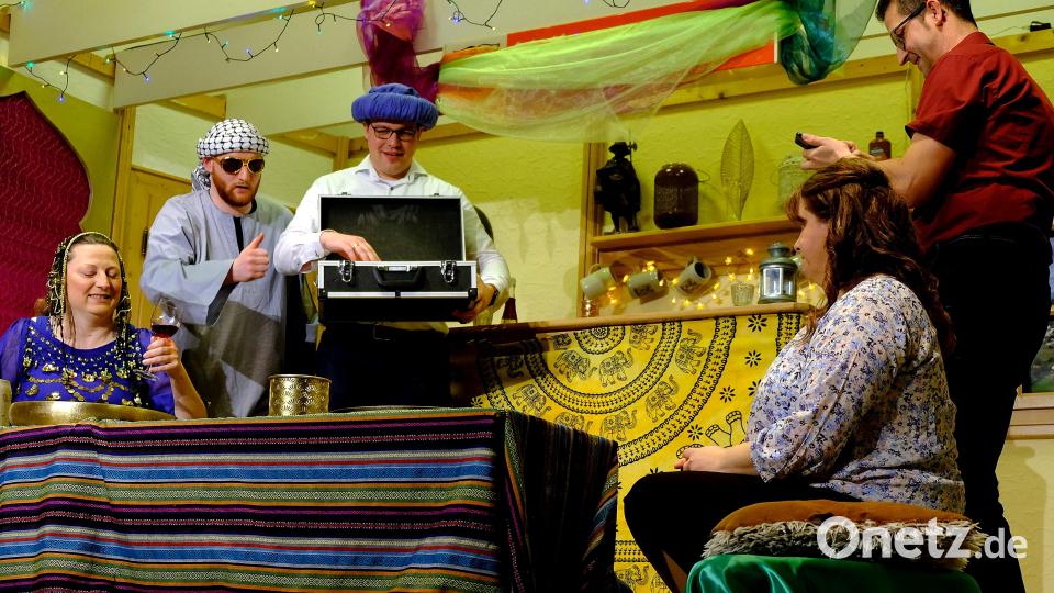 Die Theatergruppe Letzau begeisterte bei der Premiere ihres neuen Stücks „Die Wüste blüht“. Bild: R. Kreuzer