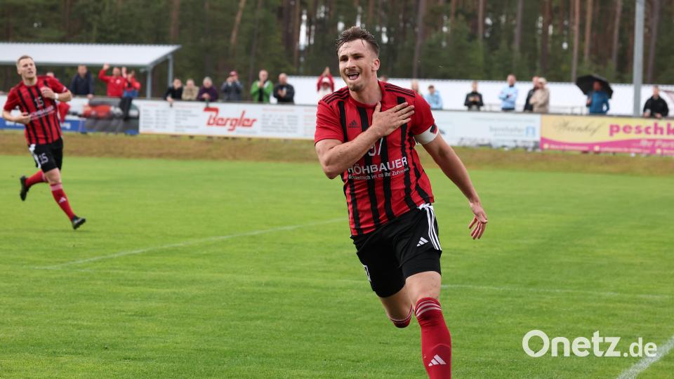 Nico Argauer bejubelt seinen Treffer zum 2:0 für den SC Luhe-Wildenau. Bild: Dieter Jäschke