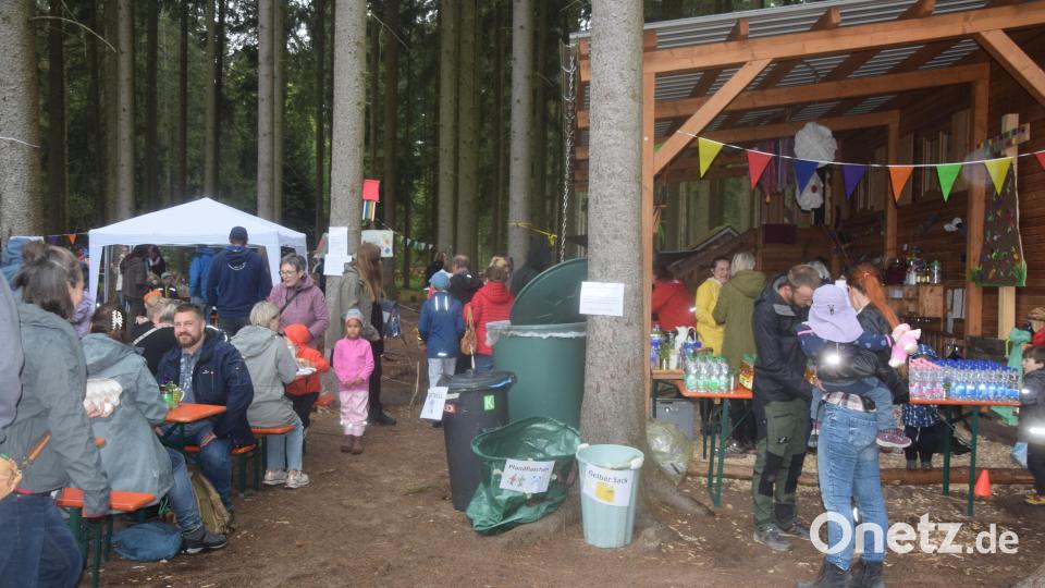 Der Waldkindergarten Irchenrieth liegt im Enzenriether Forst. Anlässlich des „Internationalen Tags der Waldkindergärten“ gibt es viel zu entdecken. Bild: fz