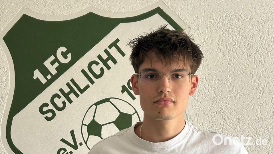 Elias Thiem trägt ab Sommer das Trikot des FC Schlicht. Er kommt vom FC Amberg. Bild: Thomas Hüttner