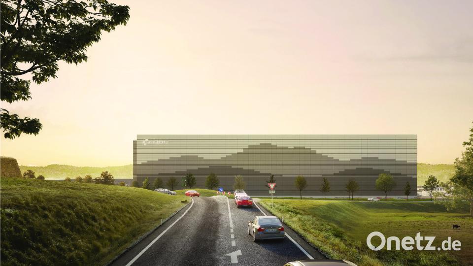 Weithin sichtbar und mit der Silhouette der Kösseine soll das Hochregallager von Cube in Waldershof ein neues Wahrzeichen werden. Bild: Animation: Architekturbüro Kuchenreuther/exb