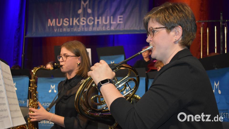 Holz- und Blechbläser sehr konzentriert. Bild: rgr