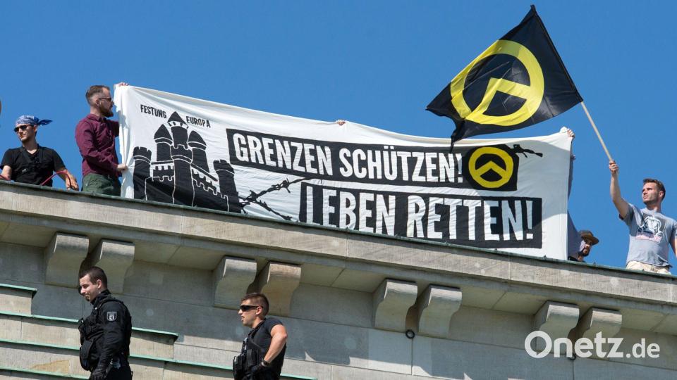 Die Identitäre Bewegung macht immer wieder mit Aktionen auf sich aufmerksam. (Archivfoto) Bild: picture alliance / dpa
