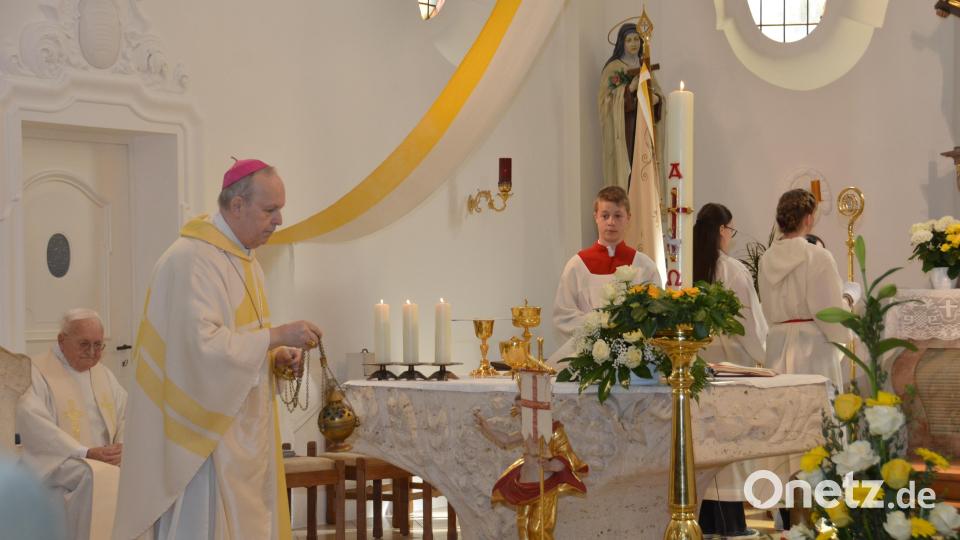 Vor dem Altar war noch der Auferstandene des Osterfestes zu sehen. Bild: dob