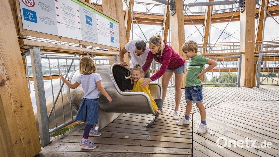 Traust du dich, in der Rutschbahn nach unten zu rutschen? Bild: Thomas Kujat, Zweckverband Oberpfälzer Seenland
