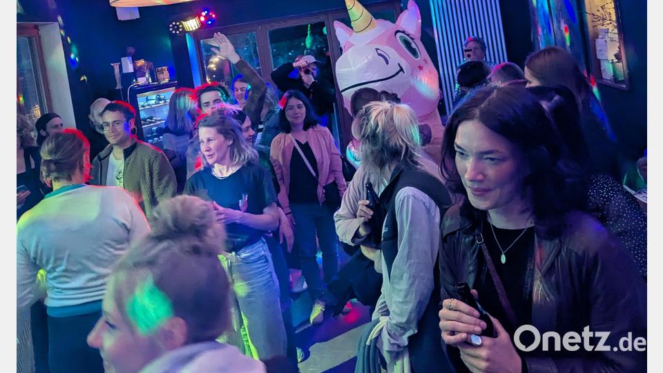 Der Feministische Tanz in den Muttertag des Bündnisses für Frauenrechte begeisterte mit viel Musik und Female Empowerment. Bild: Karin Pschierer