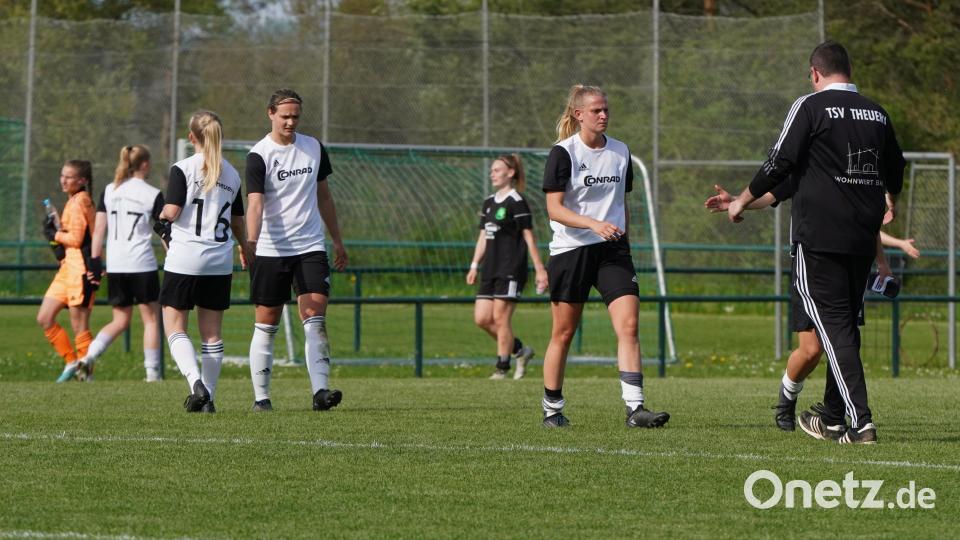 Die Fußballerinnen des TSV Theuern verloren gegen den TuS Bad Aibling in einer hart umkämpften Partie mit 2:3. Einige Fotos zum Bayernliga-Spiel der Frauen findet ihr hier. Bild: Denise Helmschrott