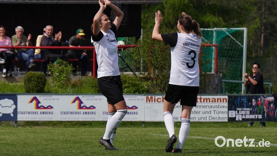 Die Fußballerinnen des TSV Theuern verloren gegen den TuS Bad Aibling in einer hart umkämpften Partie mit 2:3. Einige Fotos zum Bayernliga-Spiel der Frauen findet ihr hier. Bild: Denise Helmschrott