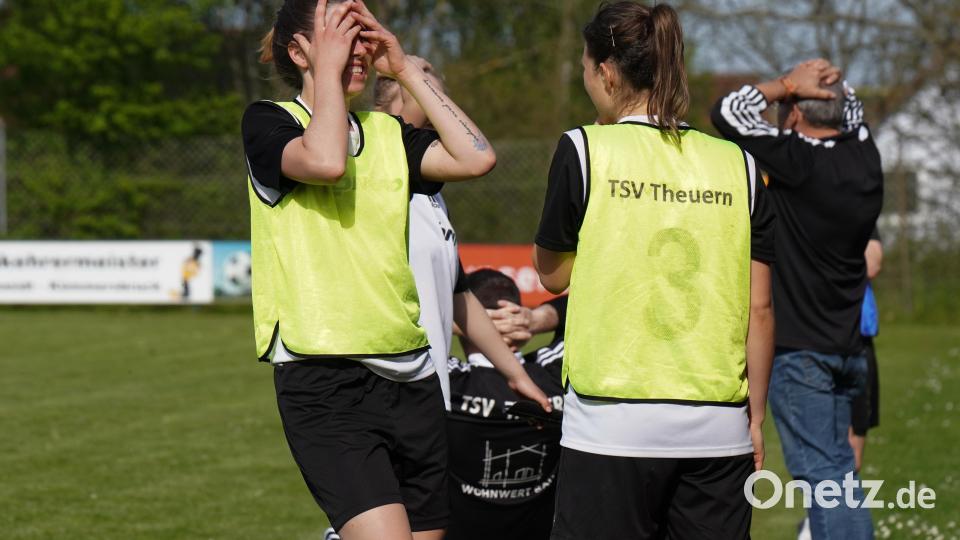 Die Fußballerinnen des TSV Theuern verloren gegen den TuS Bad Aibling in einer hart umkämpften Partie mit 2:3. Einige Fotos zum Bayernliga-Spiel der Frauen findet ihr hier. Bild: Denise Helmschrott