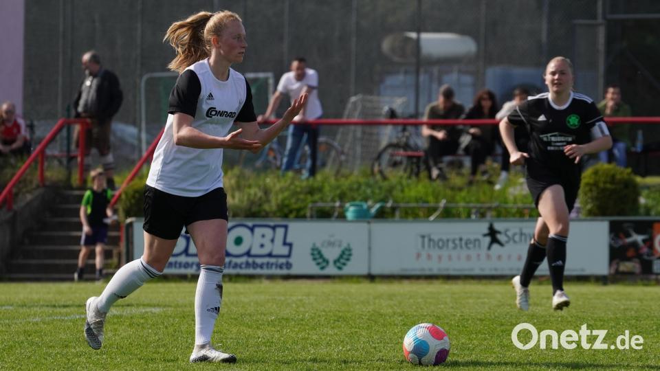 Die Fußballerinnen des TSV Theuern verloren gegen den TuS Bad Aibling in einer hart umkämpften Partie mit 2:3. Einige Fotos zum Bayernliga-Spiel der Frauen findet ihr hier. Bild: Denise Helmschrott