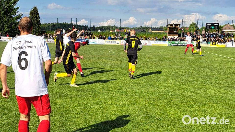 Die SG Püchersreuth/Floß besiegte den TSV Kastl im Elfmeterschießen und steigt in die Kreisklasse auf. Bild: msh