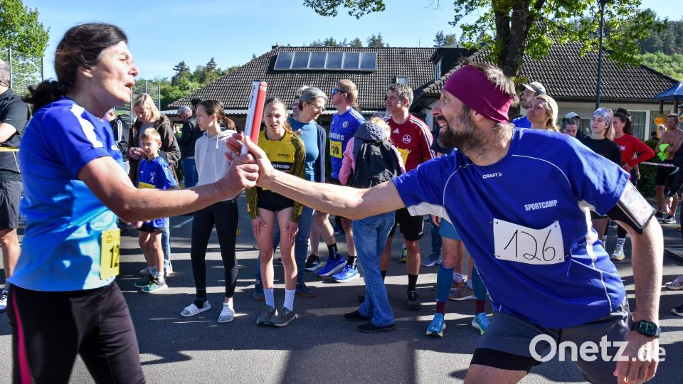 Ein vorbildlicher Wechsel. In den meisten Fällen lief alles so reibungslose wie hier in Schmidmühlen. Bild: Stephan Huber
