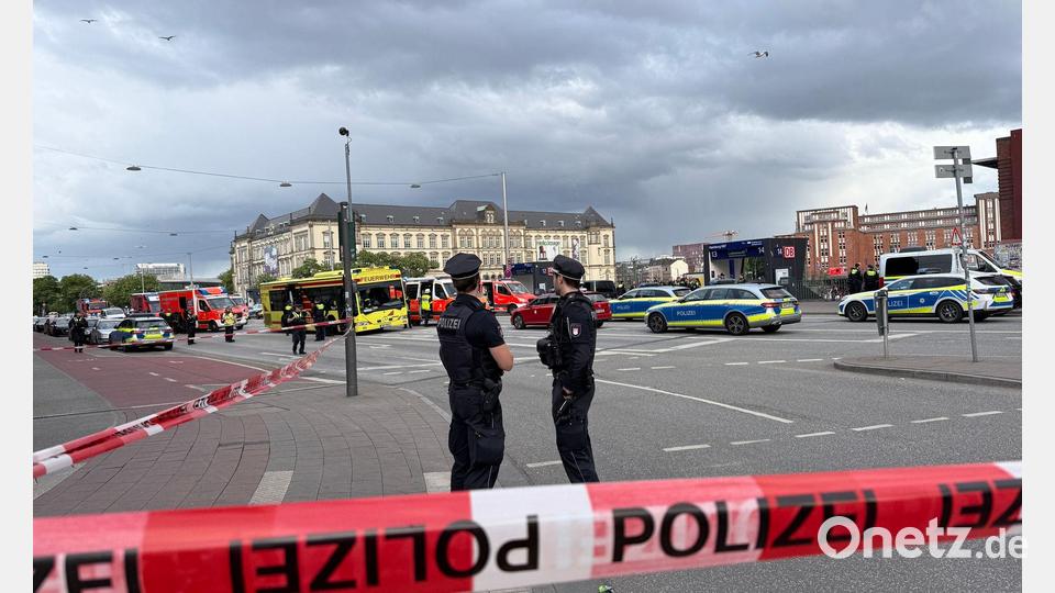 Der Hamburger Hauptbahnhof war nach dem Messerangriff weiträumig abgesperrt. Bild: Christian Charisius/dpa