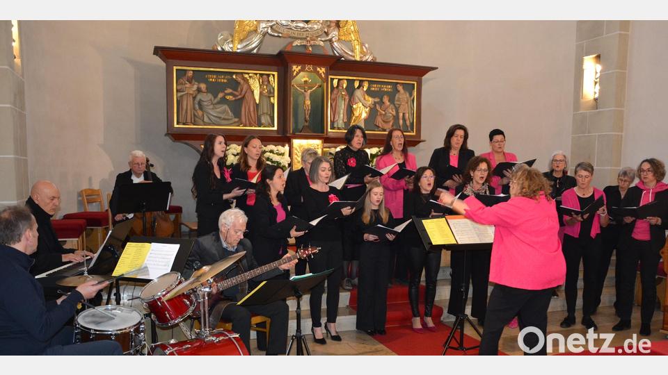 Das Ensemble Kreuzer beim Festgottesdienst, anlässlich zwanzig Jahre Vereinsbestehen, die Gesamtleitung hatte Brigitte Kreuzer. Bild: jr