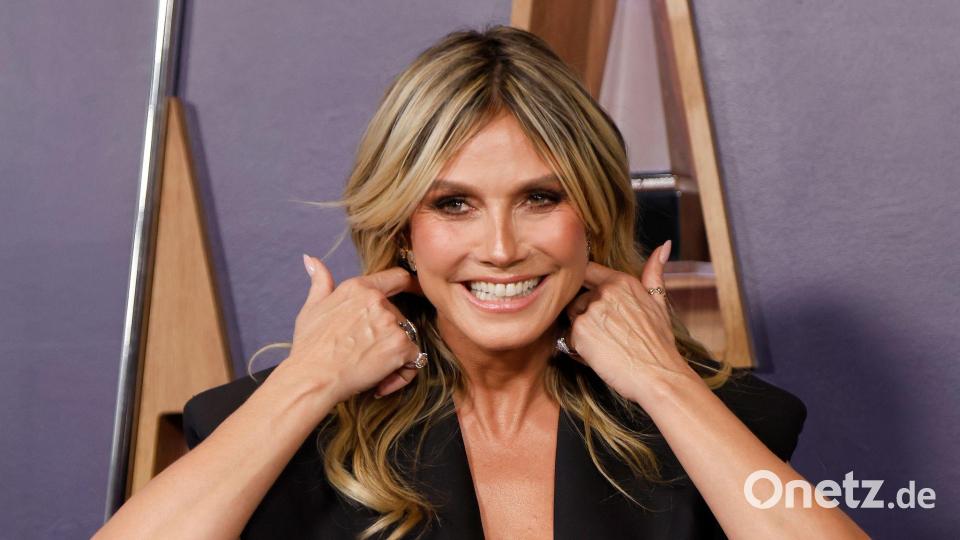 Model Heidi Klum mischte auf dem roten Teppich für die AMA-Verleihung mit. Bild: Nina Prommer/ZUMA Press Wire/dpa