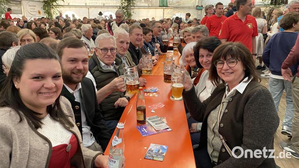 Gute Stimmung an den Tischen. Bild: Josef Glas