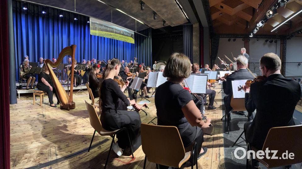 Das Symphonieorchester im Stiftland unter der Leitung von Jakob Johannes Schröder gab am Wochenende gleich zwei Konzerte in Tirschenreuth und Kemnath. Bild: zch