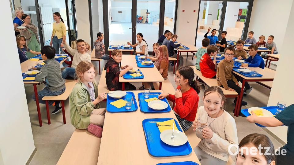 Die Mädchen und Jungen in der Jobst-vom-Brandt-Schule genießen das abwechslungsreiche Essen aus der Schulküche. Bild: fpoz
