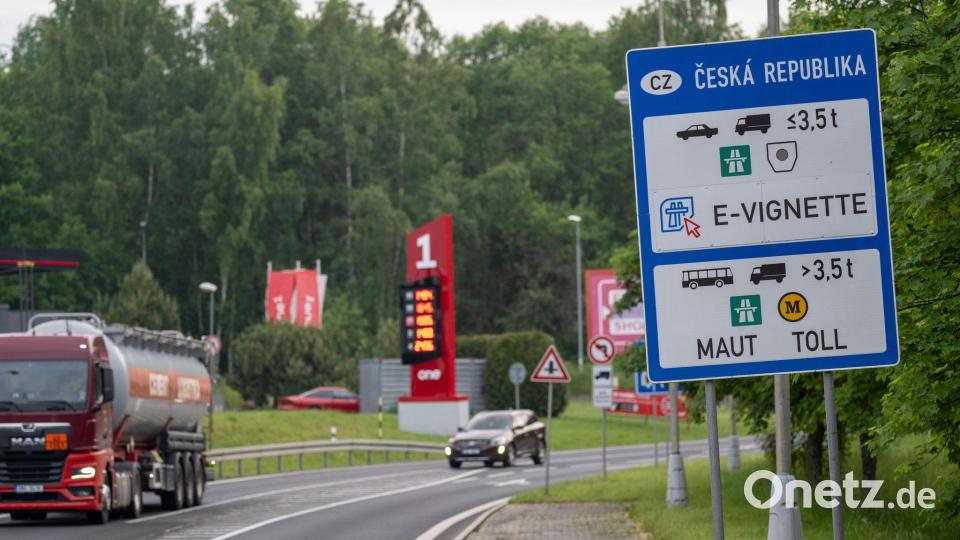 Ein Vergleich der Tankpreise lohnt sich vor allem in Grenzregionen wie hier am Übergang nach Tschechien. Bild: Pia Bayer/dpa