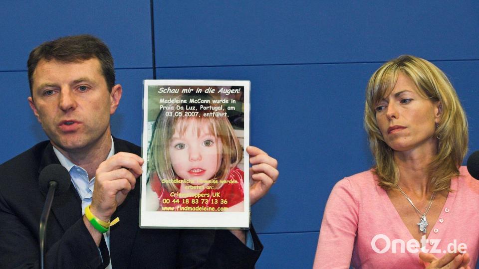 Maddies Eltern erinnern seit Jahren an das Verschwinden ihrer Tochter. (Archivbild) Bild: Sven Kaestner/AP/dpa