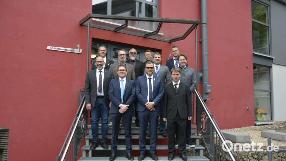 Der neue Vorstand der der Kaminkehrer-Innung Oberpfalz um den neuen Obermeister Manuel Schätzler und seinen Stellvertreter Eka Reber. Bild: Benedikt Wilhelm