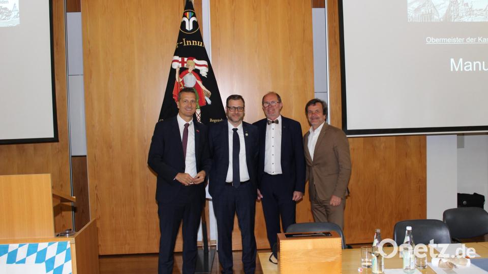 Alexis Gula, Präsident des Bundesverbands ZIV, der neue Obermeister Manuel Schätzler, Ehrenobermeister Peter Wilhelm und Heinz Nether, Landesinnungsmeister Bayern (von links). Bild: Benedikt Wilhelm