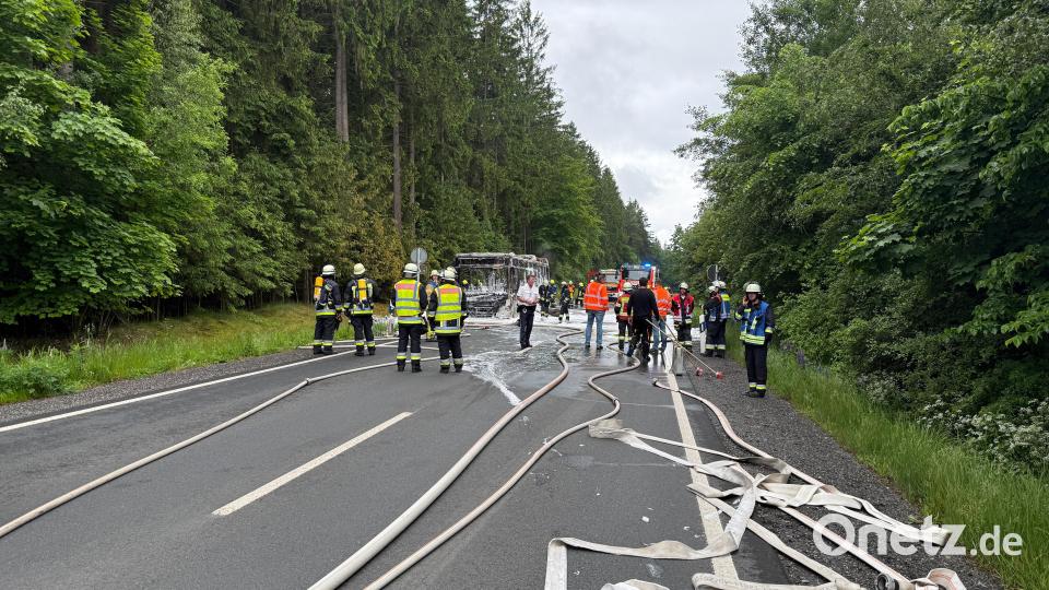 Zum Einsatz rückten jede Menge Feuerwehrkräfte an. Bild: Roland Wellenhöfer