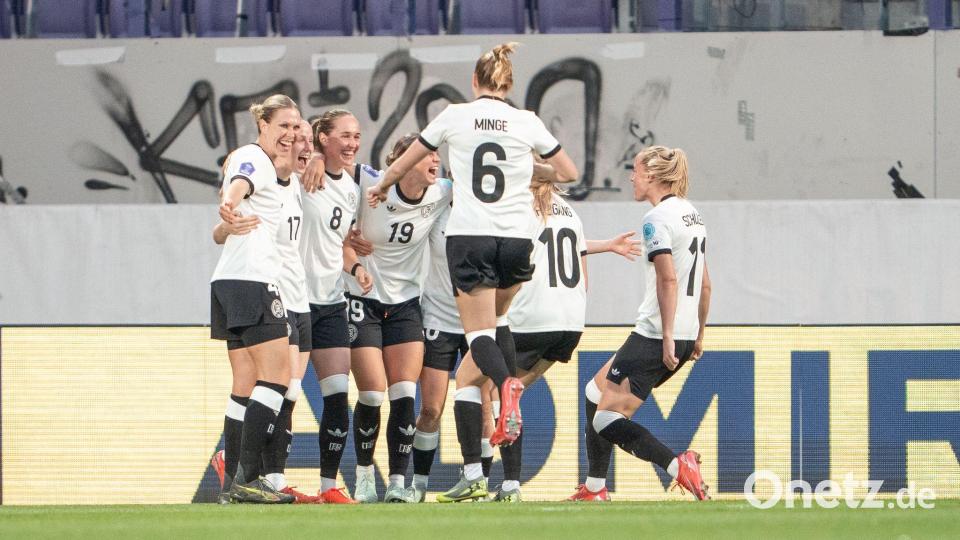 Die deutschen Fußballerinnen sind eingespielt für die Europameisterschaft. Bild: Georg Hochmuth/APA/dpa