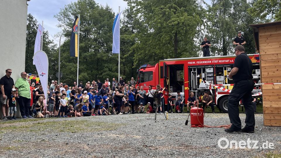 Der Zuspruch beim Wachfest war groß, gebannt verfolgten auch Kinder die Vorführungen. Bild: Dominik Lang