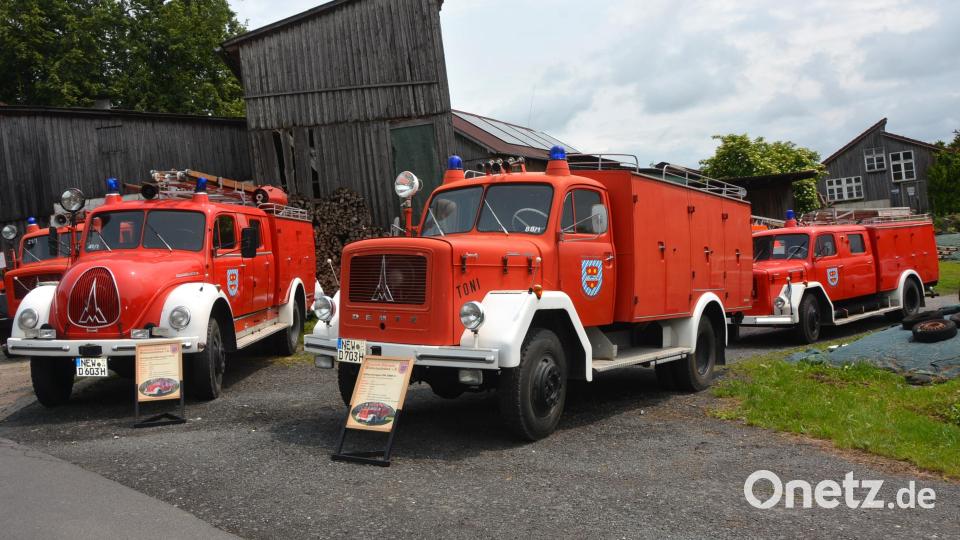 Alte Feuerwehrfahrzeuge präsentierte der Historische Feuerwehrverein aus Windischeschenbach. Bild: jr