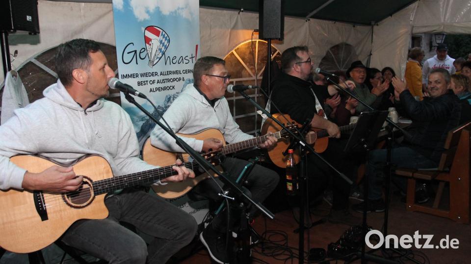 Die Band &quot;Ge heast!&quot; mit Robert Bauer, Markus Schwarzbauer und Thorsten Horn (von links) trifft mit ihren Songs voll ins Schwarze. Bild: pi
