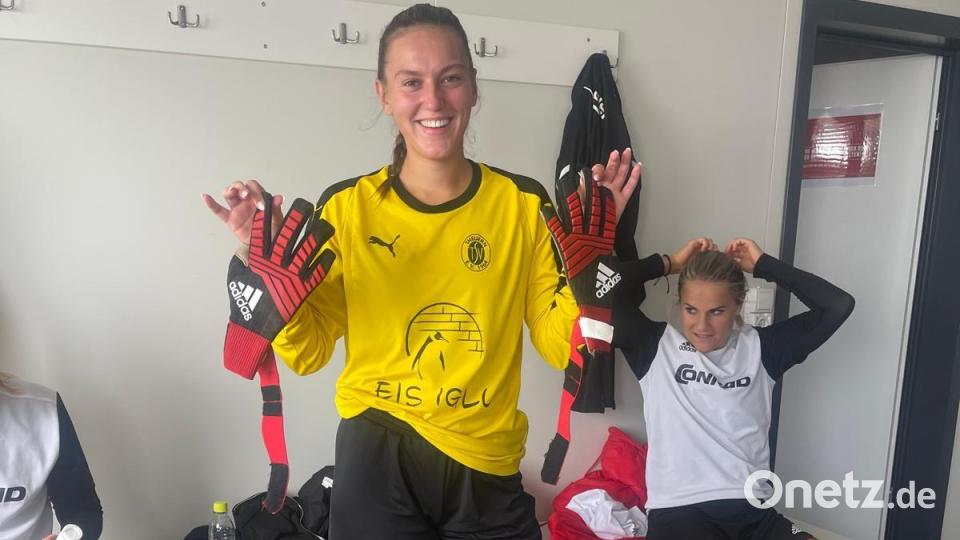 Theresa Graf (in gelb) ist eigentlich Verteidigerin. Wegen der vielen Ausfälle und Verletzungen musste sie aber auch im Tor des TSV aushelfen. Bild: Verein/TSV Theuern