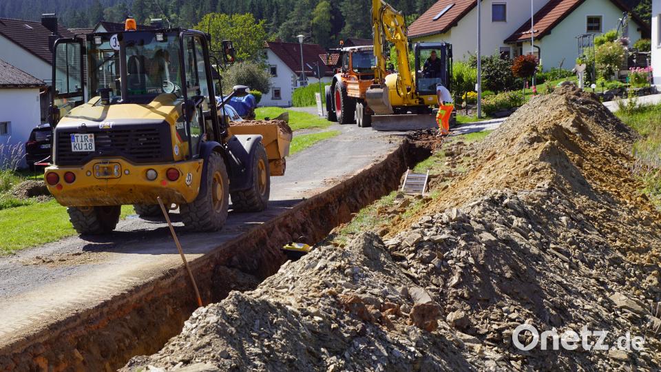 Nach dem Konkurs der Baufirma hatte die Gemeinde im Herbst 2023 zumindest den Bau der Ringleitung in Witzlasreuth (Bild) selbst in die Hand genommen. Archivbild: bkr