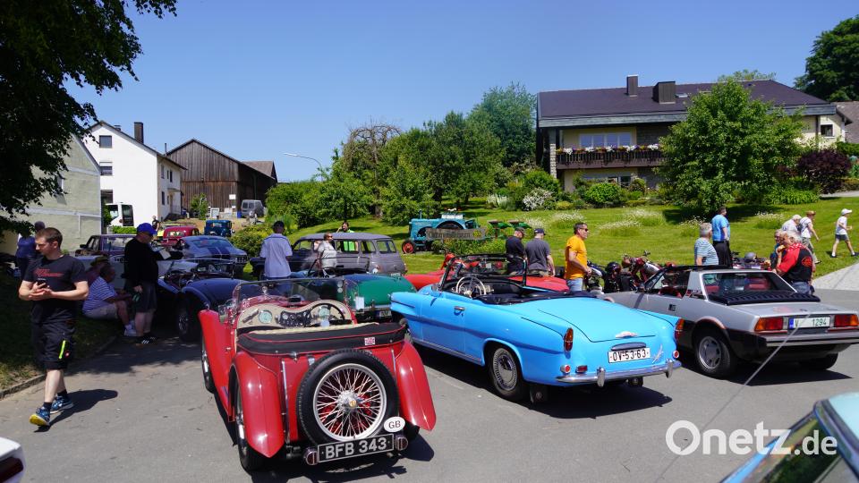 Die 25. tschechische Sascha-Kolowrat-Fahrt: Pause in Woppenrieth bei Waldthurn Bild: fvo