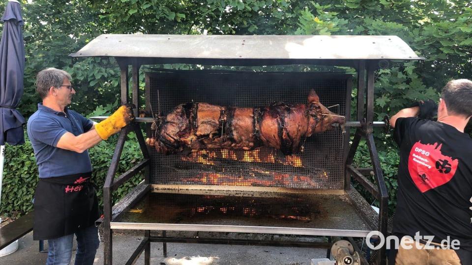 Das gegrillte Spanferkel am Sonntagmittag ist der kulinarische Höhepunkt bei der Heimkirwa. Archivbild: Tobias Gräf