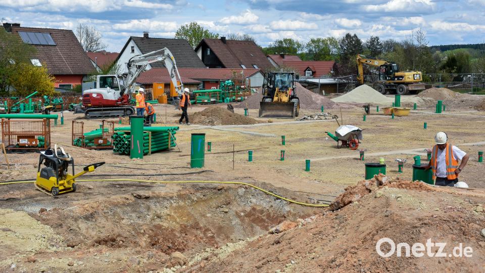 Momentan laufen die Arbeiten am neuen Vilsecker Seniorenheim St. Ägidius unter der Regie des BRK Amberg-Sulzbach. Später wird hier auch noch die Stadtbau Amberg aktiv: Sie will neben dem Heim betreutes Wohnen ermöglichen. Bild: Stephan Huber