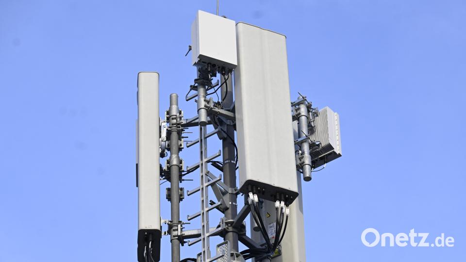 In Wernberg-Köblitz wurde ein neuer Funkmast fertiggestellt. Symbolbild: Roberto Pfeil/dpa