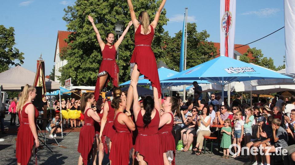 Die Auftritte des TB Jahn beziehungsweise, wie hier im Bild, der von Astrid Maurer geleiteten Gruppe &quot;Temptation&quot; sind jedes Mal ein Highlight des Bürgerfests in Wiesau. Archivbild: wro