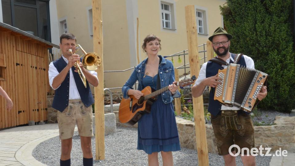 Das Geschwister-Trio Baier spielt auf. Bild: dob