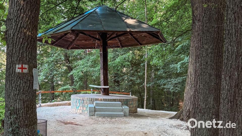 Pünktlich zum Bergfest: Der Aussichtspunkt „Schwammerl“ am Mariahilfberg in Amberg wurde renoviert. Bild: Manfred Wilhelm
